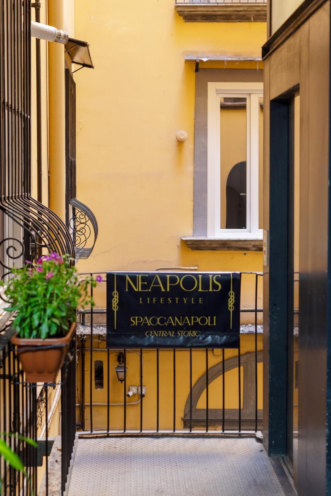 Alojamento de Acomodação e Pequeno-almoço Neapolis Lifestyle Nápoles